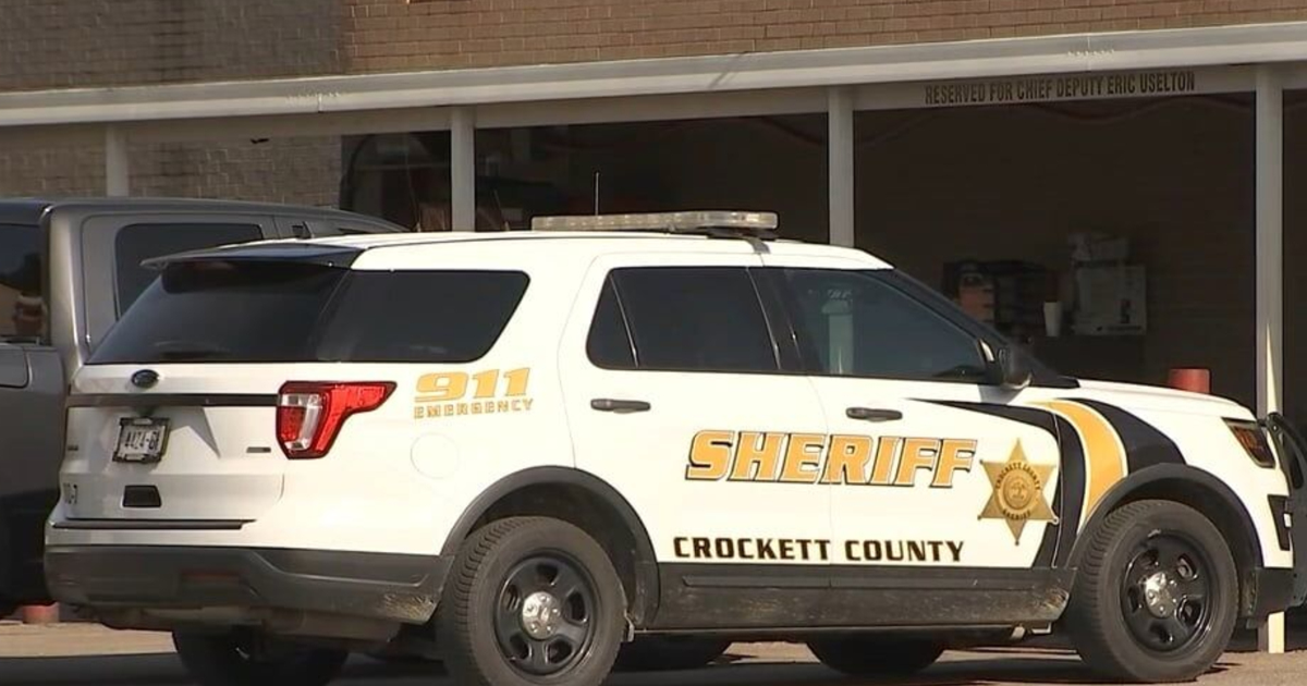 Female inmate found unresponsive inside cell dies at hospital, sheriff ...