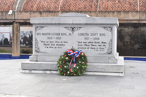 martin luther king jr grave