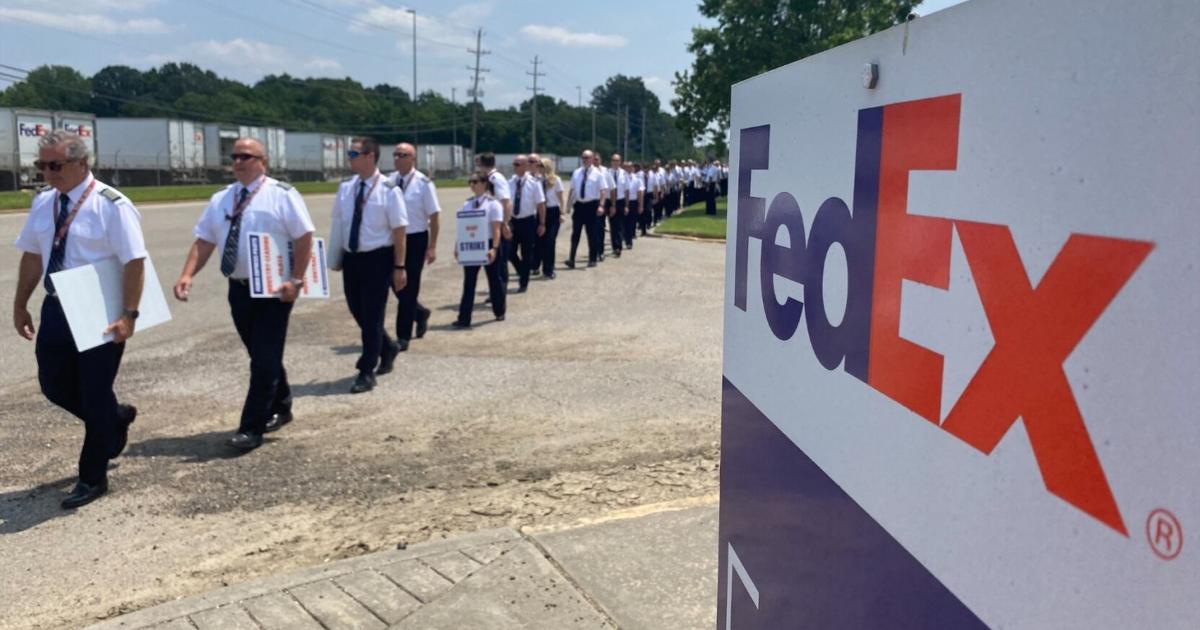 fedex pilot strike 1.jpg