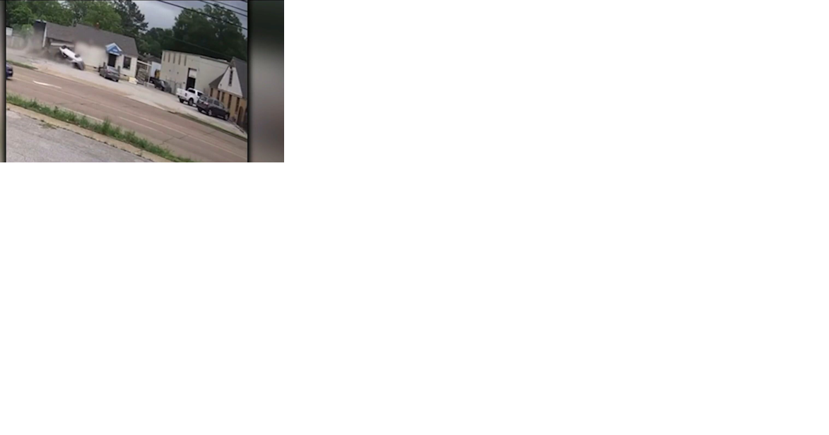 Man dies after car crashes into Memphis business on Jackson Avenue, police say - Vimarsana News