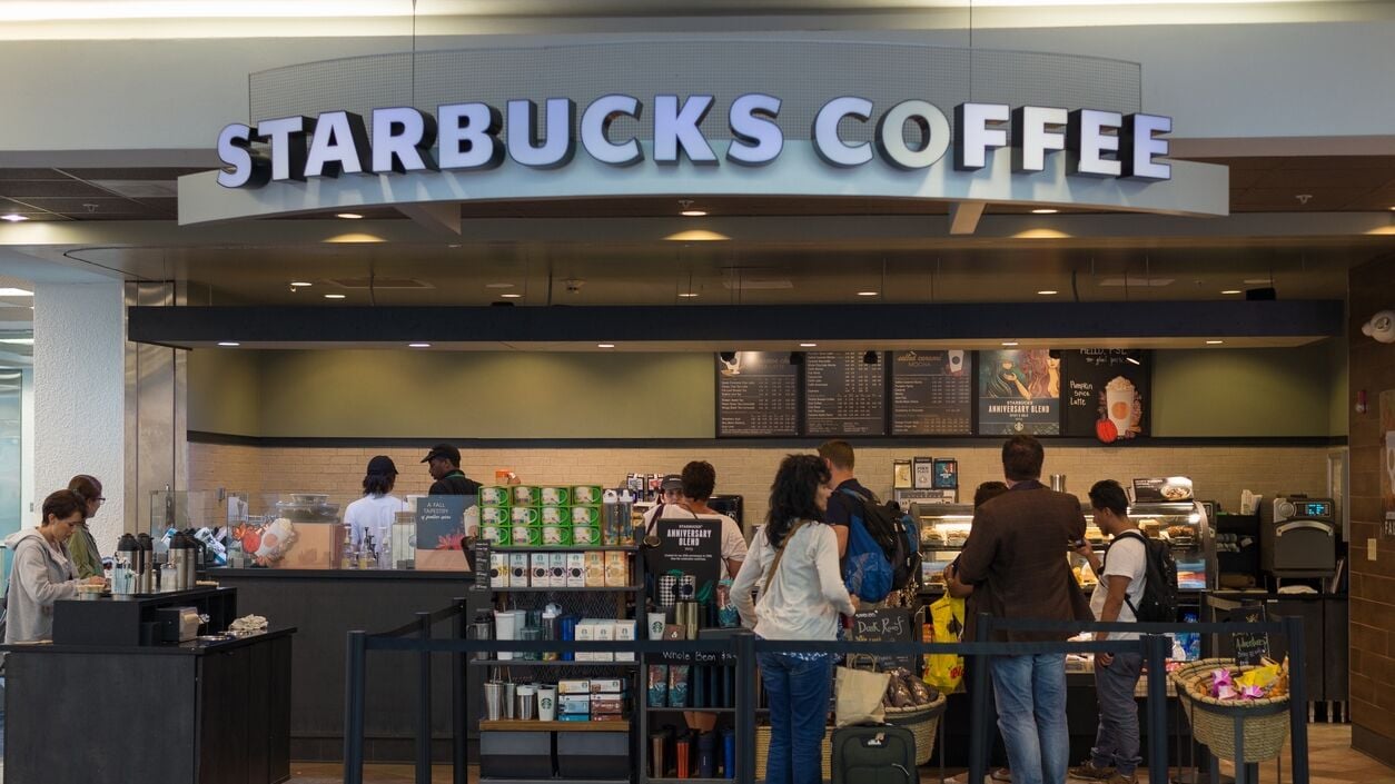 Starbucks Reverses Plan To Mandate COVID-19 Vaccines For Employees ...