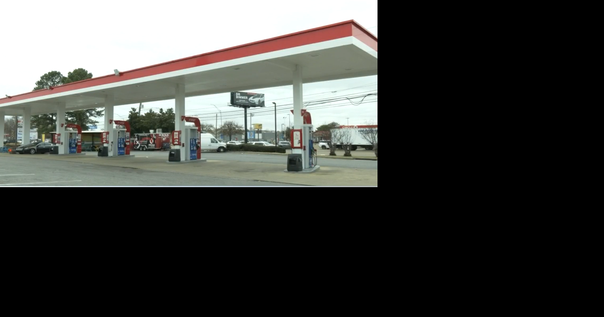Neighbors react to 16-year-old being stabbed at Cordova gas station