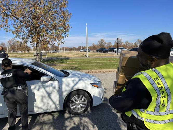 PHOTOS Memphis Police hand out over 700 steering wheel locks