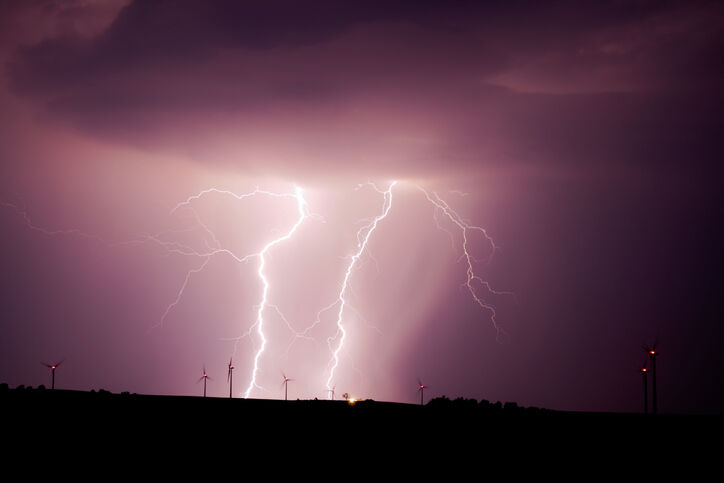 2 struck by lightning leaving Yankees spring training game