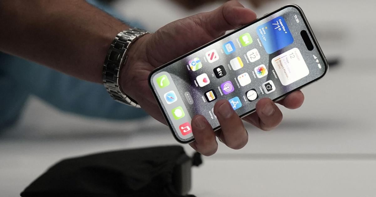 You can now lease a new iPhone. Is it a good idea?