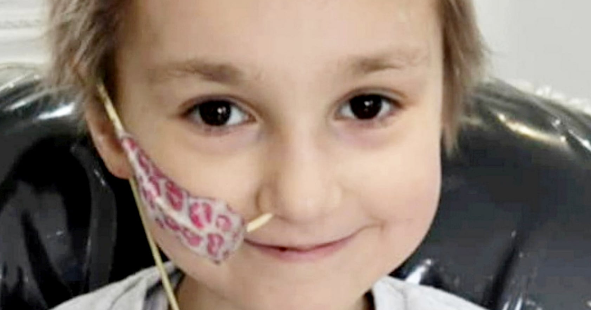 Funeral held for cancer-stricken girl who set 300,000 birthday card record | Health Funeral held for cancer-stricken girl who set 300,000 birthday card record | Health