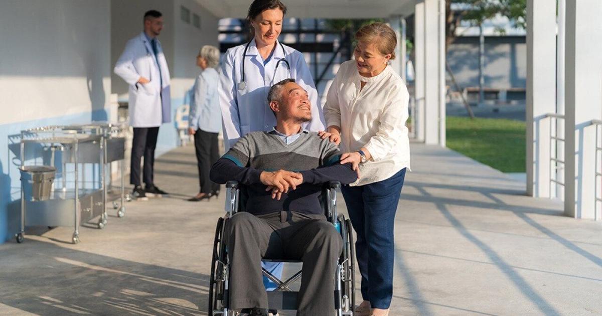 The first 30 days home: A day-by-day guide for families caring for a parent after hospital discharge | Health The first 30 days home: A day-by-day guide for families caring for a parent after hospital discharge | Health