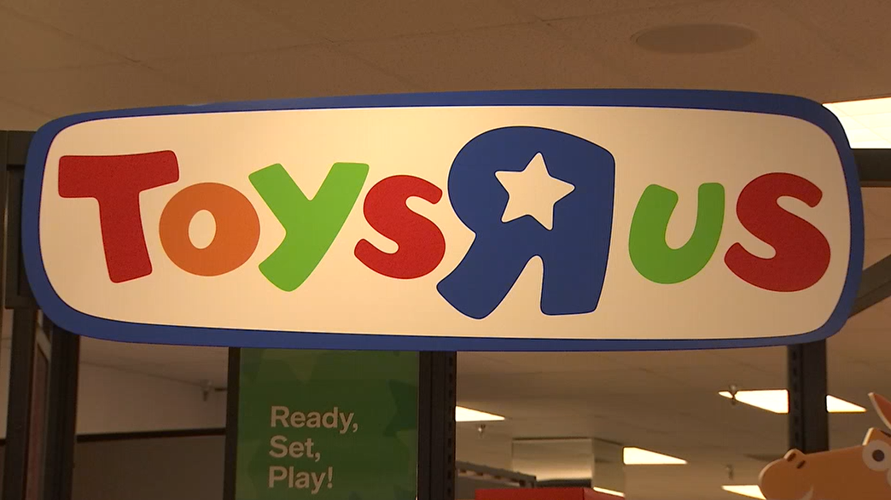 Photos Woodland Hills Mall's Macy's is home to a revival of Toys R Us