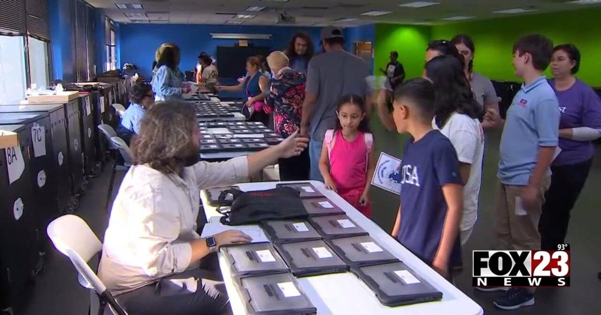 Students at Dove Schools receive new devices through Verizon Innovative Learning