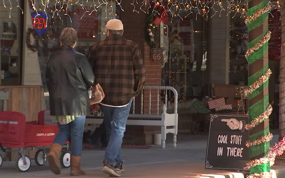 Photos: Oklahomans Enjoy Last Week Of The Iconic Sapulpa Christmas ...