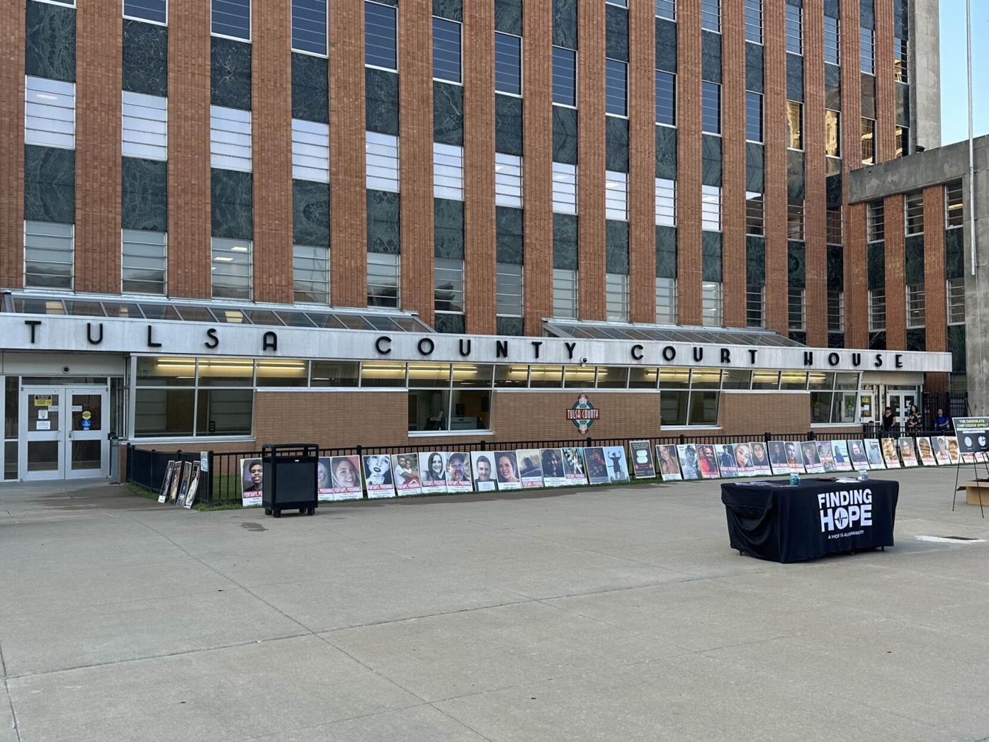 Community gathers to spread awareness on Overdose Awareness Day | Local &  State | fox23.com