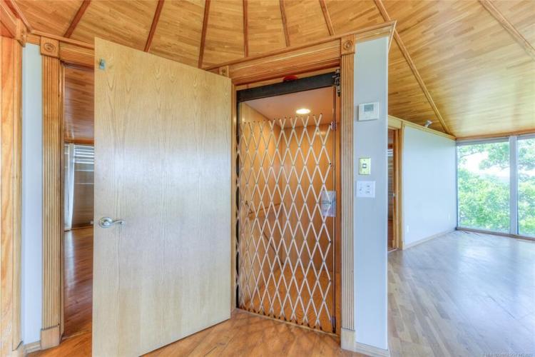 Photos Peek inside theJetsons... home just listed in Tulsa