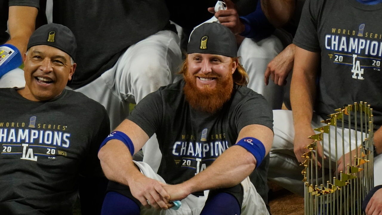 Justin Turner announces he's returning to the Los Angeles Dodgers