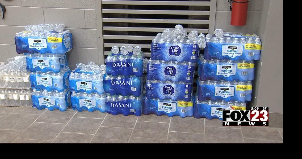 Video Community of Oilton coming together to help out visitors at a