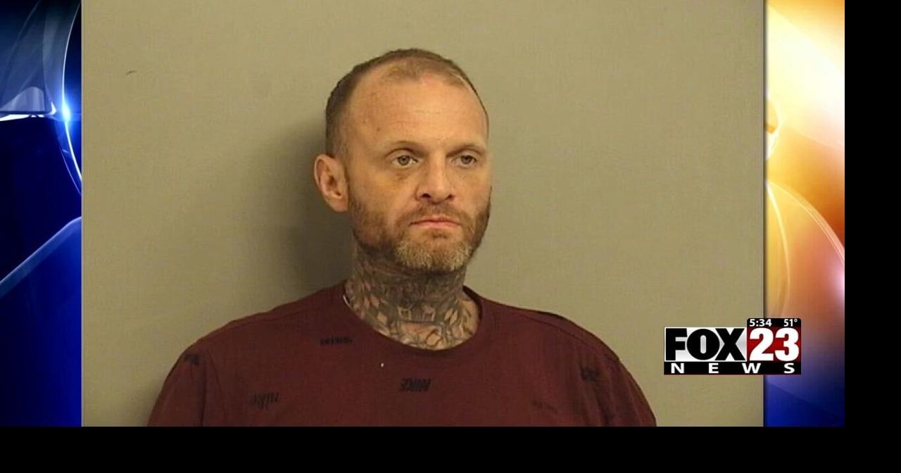 Video Tulsa Police say they had to wake man wanted on warrants after