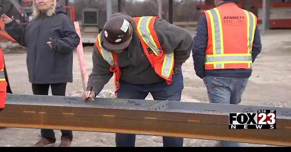 Manufacturing company co topped off their Star Center in Sand