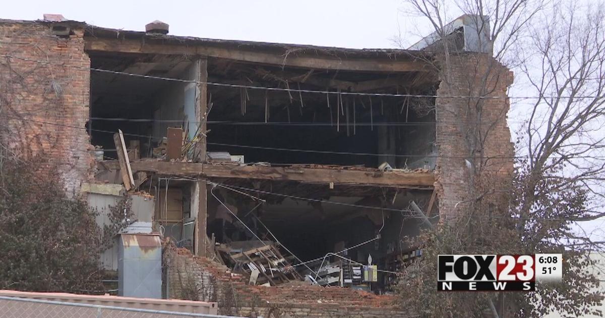 Tahlequah building at risk of total collapse despite residents' hopes