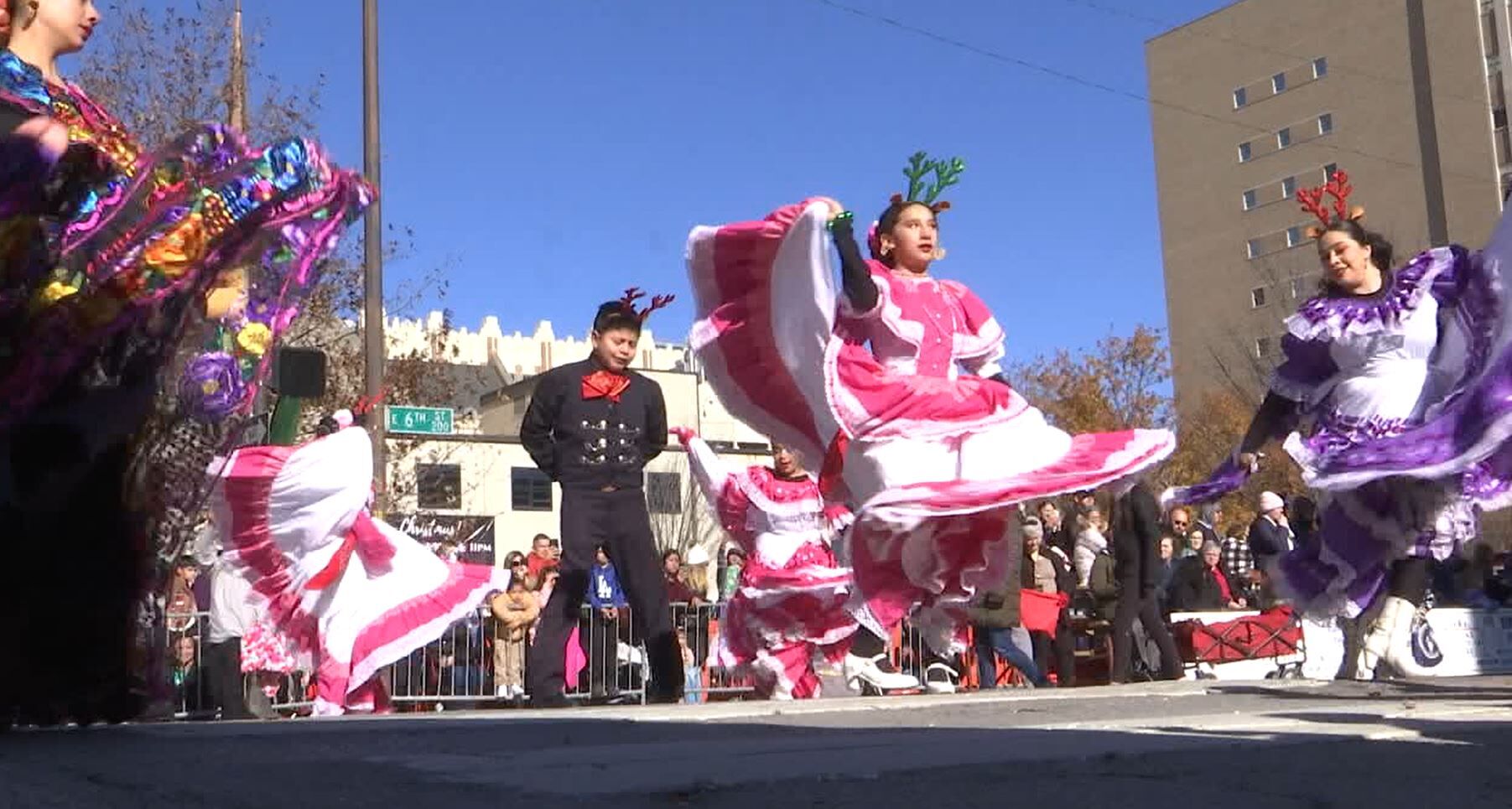 Photos: Thousands Gather In Downtown Tulsa For Tulsa Christmas Parade ...