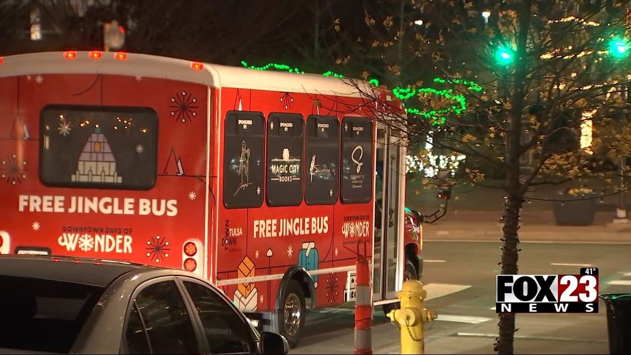 Free Holiday-themed Bus Brings People To Different Festive Attractions ...