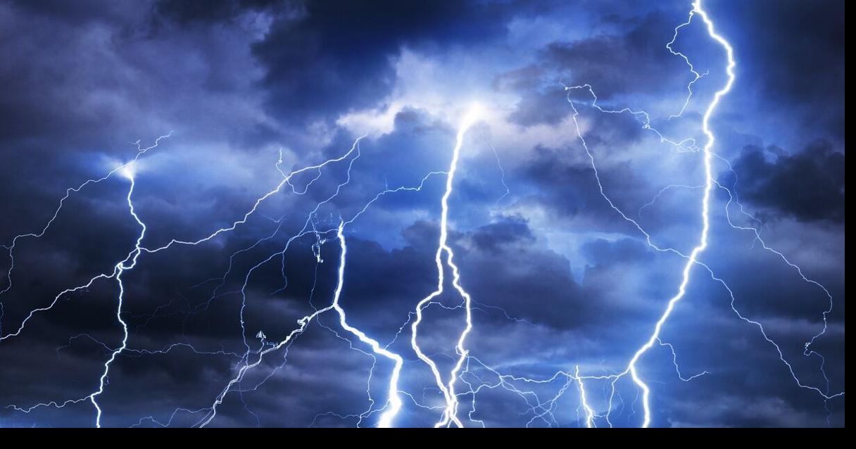 Lightning strikes golf ball moving 88 mph midair at Texas Topgolf