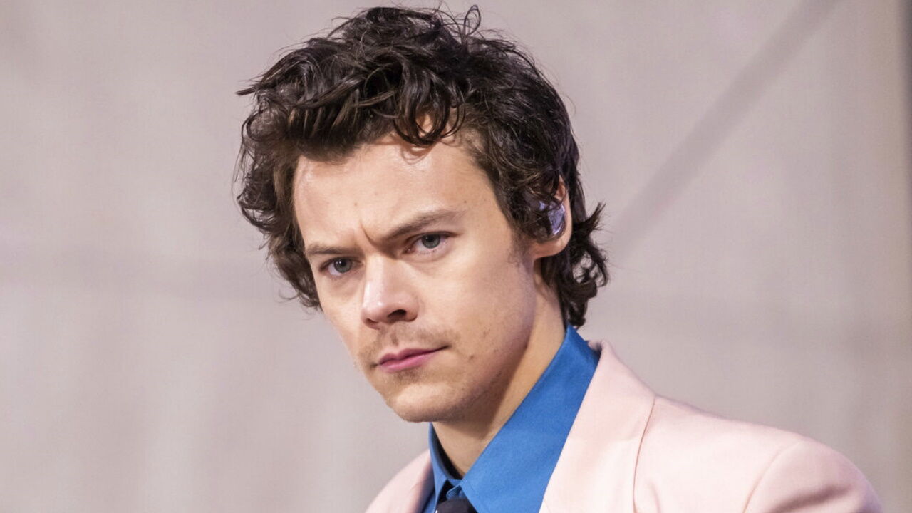 Harry Styles is 1st man to be on a Vogue cover solo