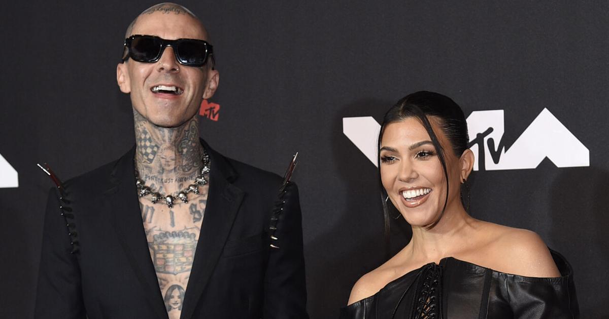 Kourtney Kardashian, Blink-182′s Travis Barker engaged | Trending | fox23.com