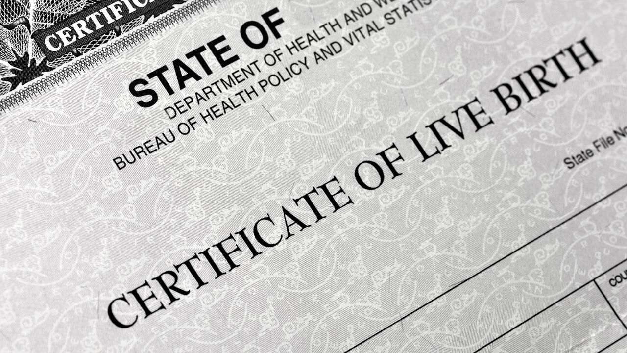 Oklahoma Gov. Kevin Stitt issues executive order to stop OSDH amending birth  certificates | News 
