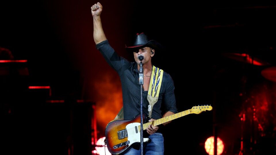 Tim McGraw's Mom Gave Fans At His Show Pretty Great Ticket Upgrades