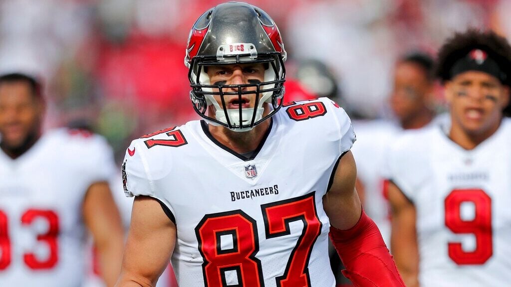 Tampa Bay Buccaneers tight end Rob Gronkowski (87) runs up the