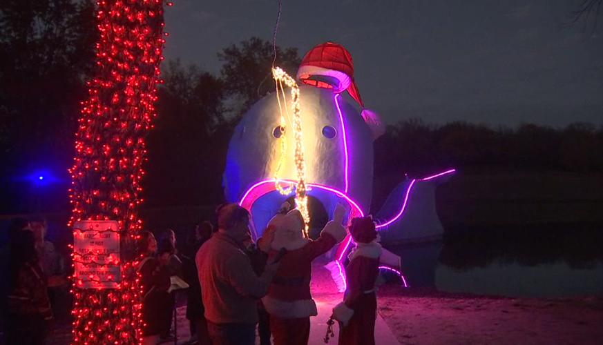 Photos Blue Whale of Catoosa holds Christmas light event