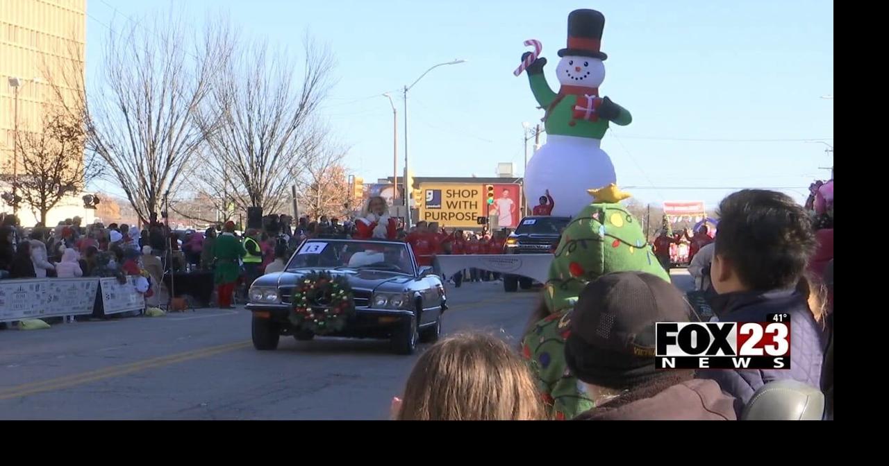 Thousands gather in downtown Tulsa for Tulsa Christmas Parade News