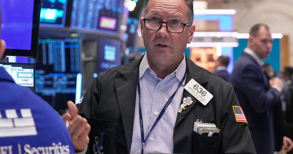 US stocks point higher after index futures trading was halted by technical issue