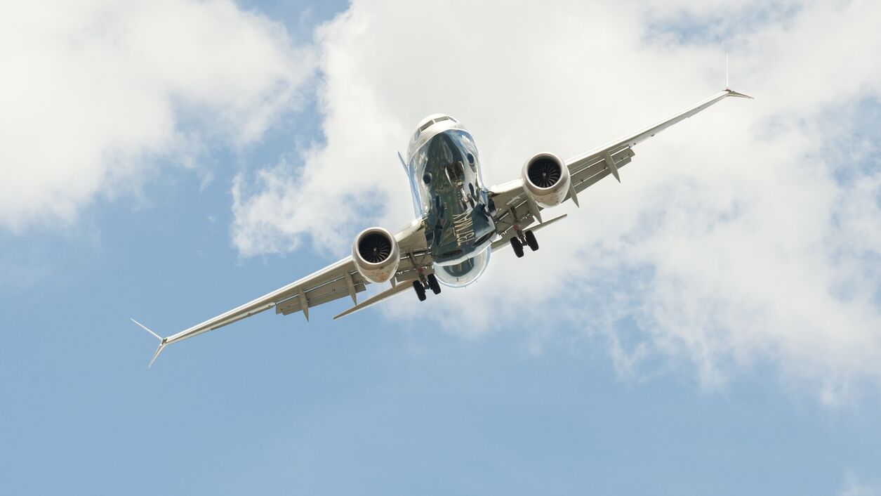 Charter plane carrying Michigan women s basketball team makes