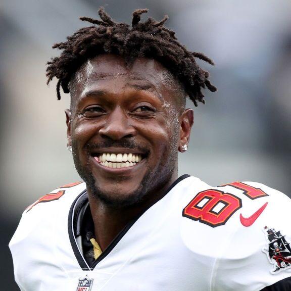 WR Antonio Brown 'no longer a Buc' after exiting field during win over Jets