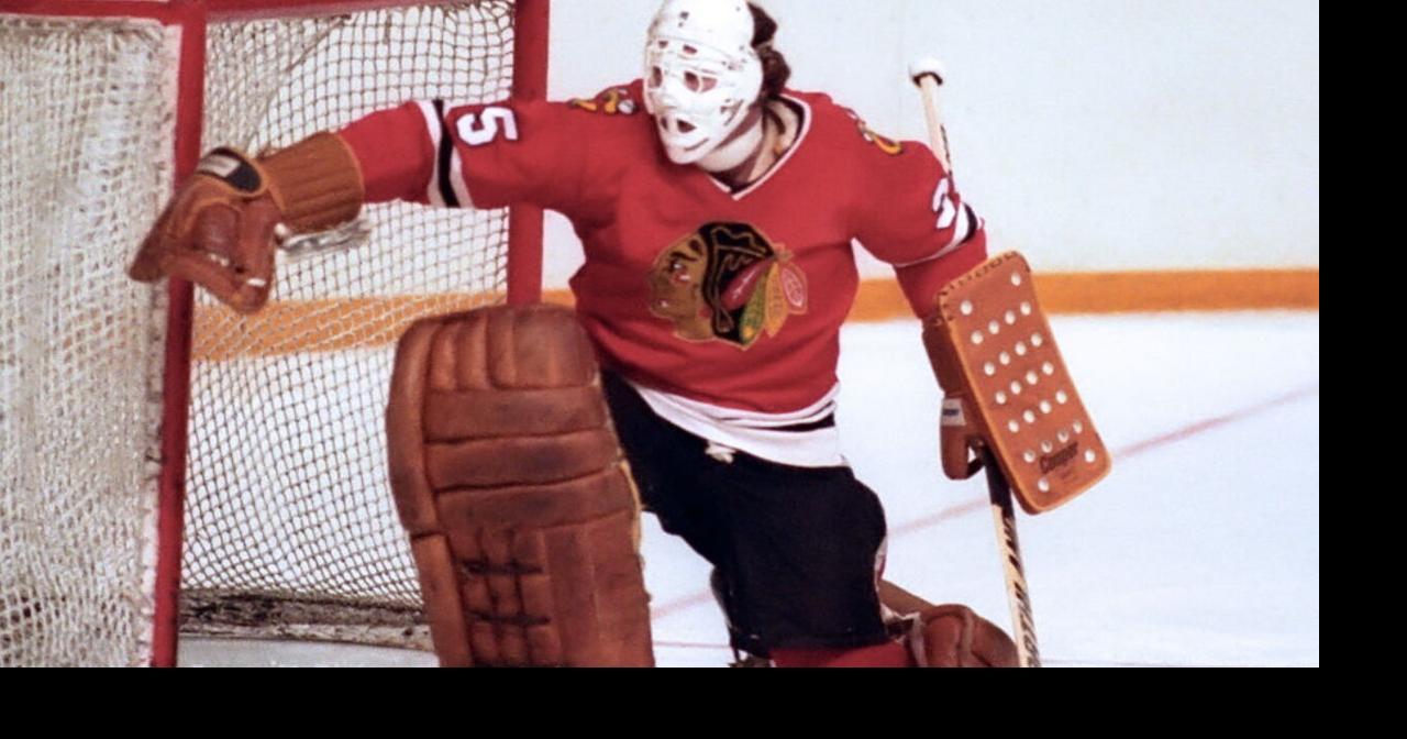 Hall of Fame Goaltender and Summit Series Legend Tony Esposito Dies at 78 -  Everything Zoomer