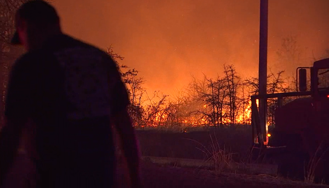 Photos: Multiple Crews Battle Grass Fire Near Mannford | | Fox23.com