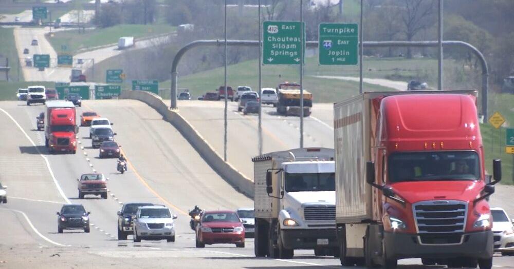 Record holiday travel expected this weekend as construction zones remain active