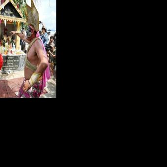 Cambodian avatars pray to spirits for rain, peace with Thailand