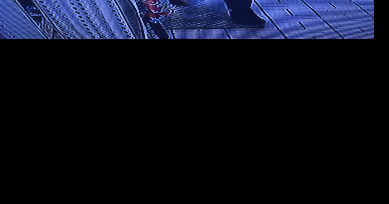 Portland police searching for suspect in gas station robbery | Local ...