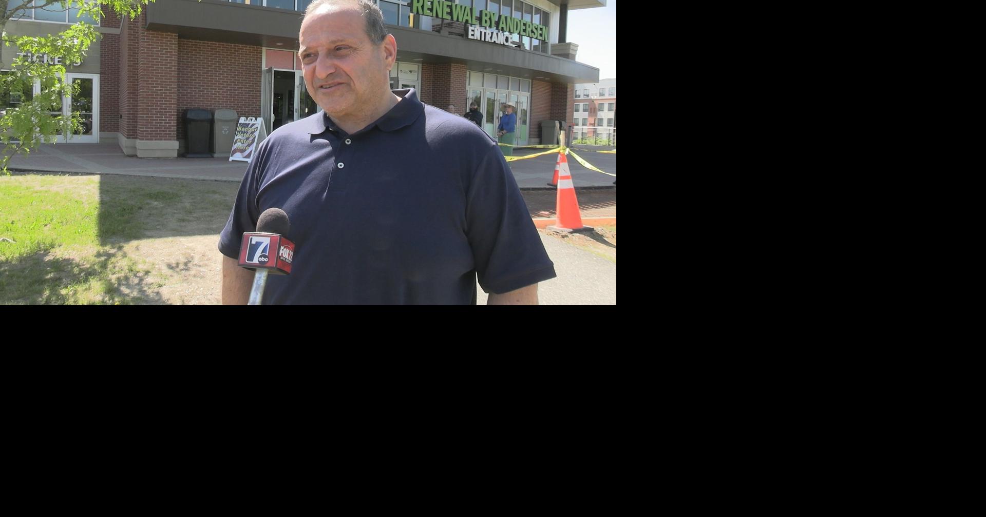 Baldacci casts his ballot in Bangor
