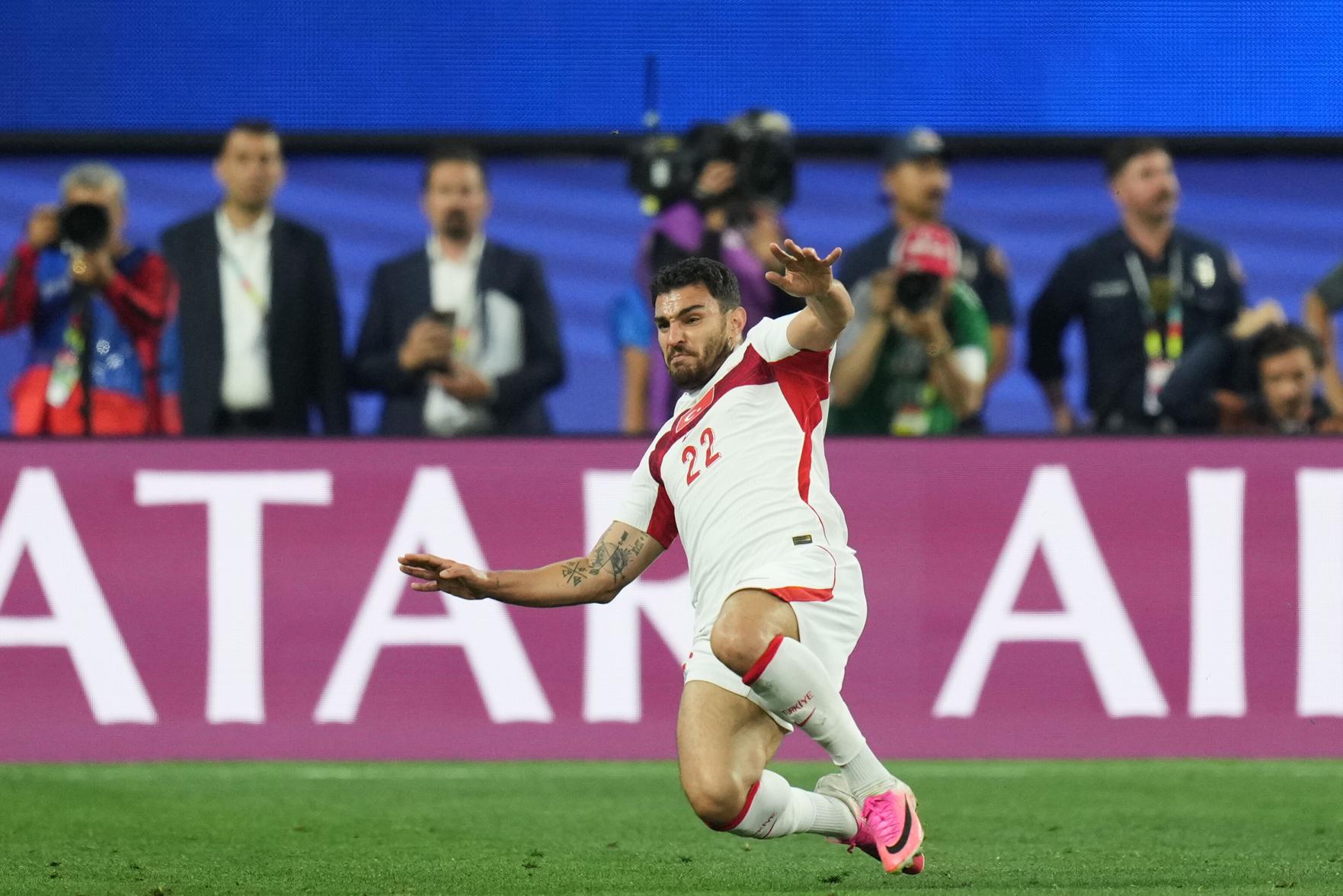Turkey beats US 3-2 with last-gasp goal as Americans look ahead to World Cup  knockout stage | Nation & World | foxillinois.com