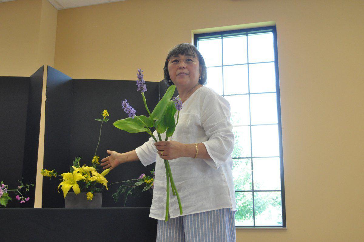 Garden Club receives lessons on Japanese flower arranging