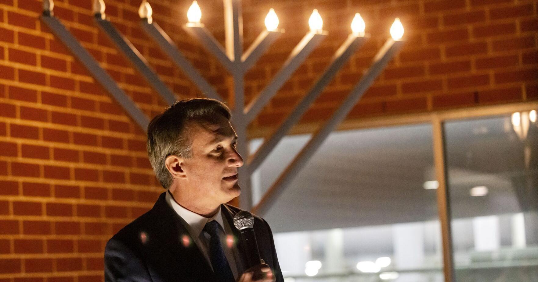 Youngkin: budget to include more funds to fight antisemitism - Vimarsana News