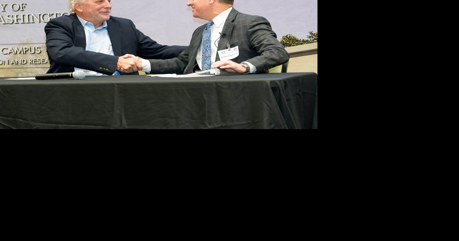 Dahlgren base building Tech Bridge with private sector