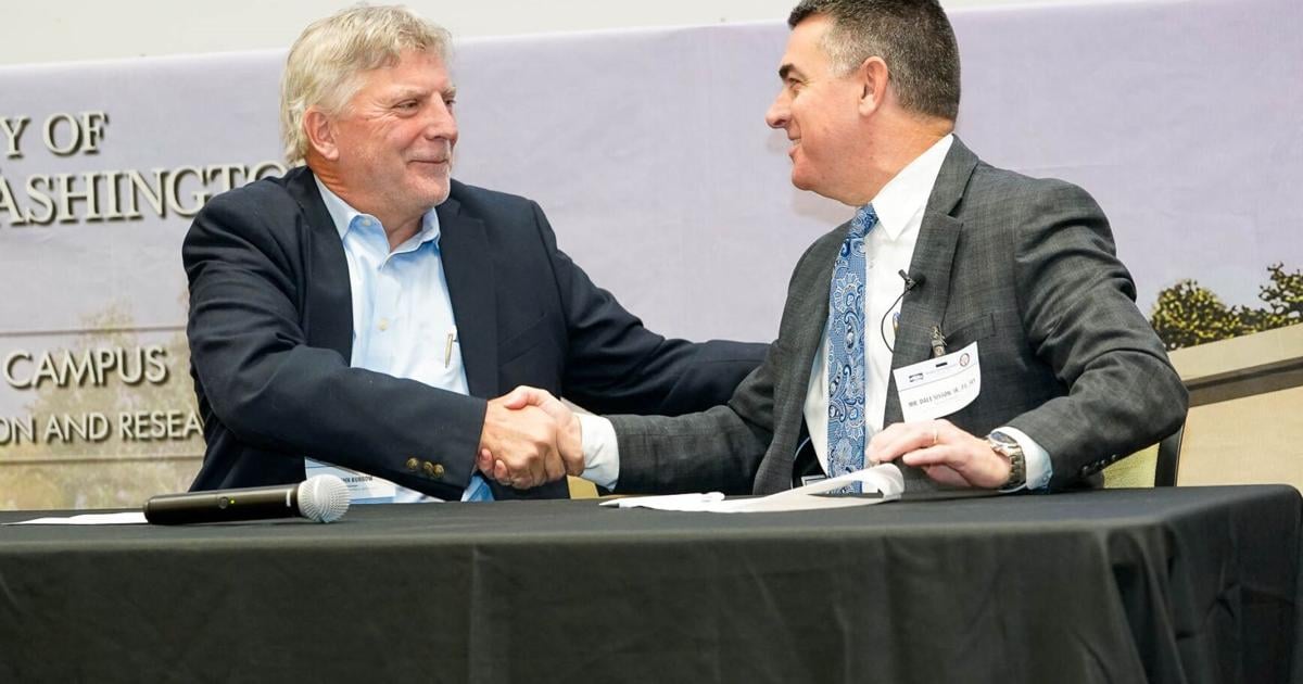 Dahlgren base building Tech Bridge with private sector