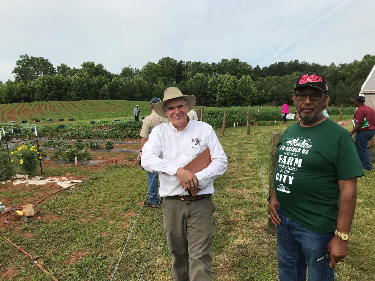 Small Scale Farming Is Focus Of Event At Culpeper S Carver Center Local News Fredericksburg Com Nneto inspired me to use +1 aoe gemns in my helm for further min maxing damage because i was able still achieve 10k es when going for high es on boots by skipping movement speed since movement happens almost only with dash + second wind + additional cdr% from gear. carver center