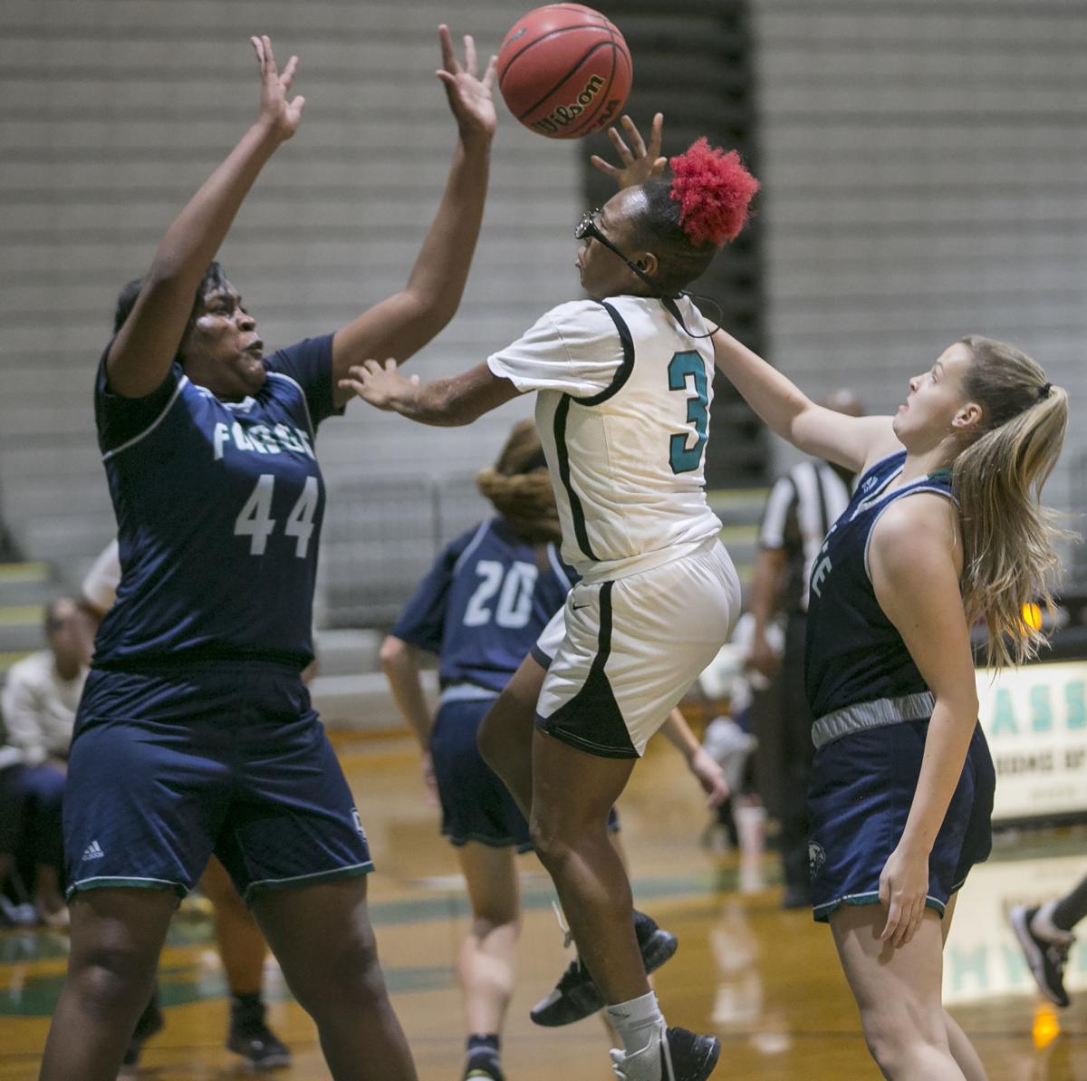 High School Basketball Grey S Third Quarter Hot Streak Carries
