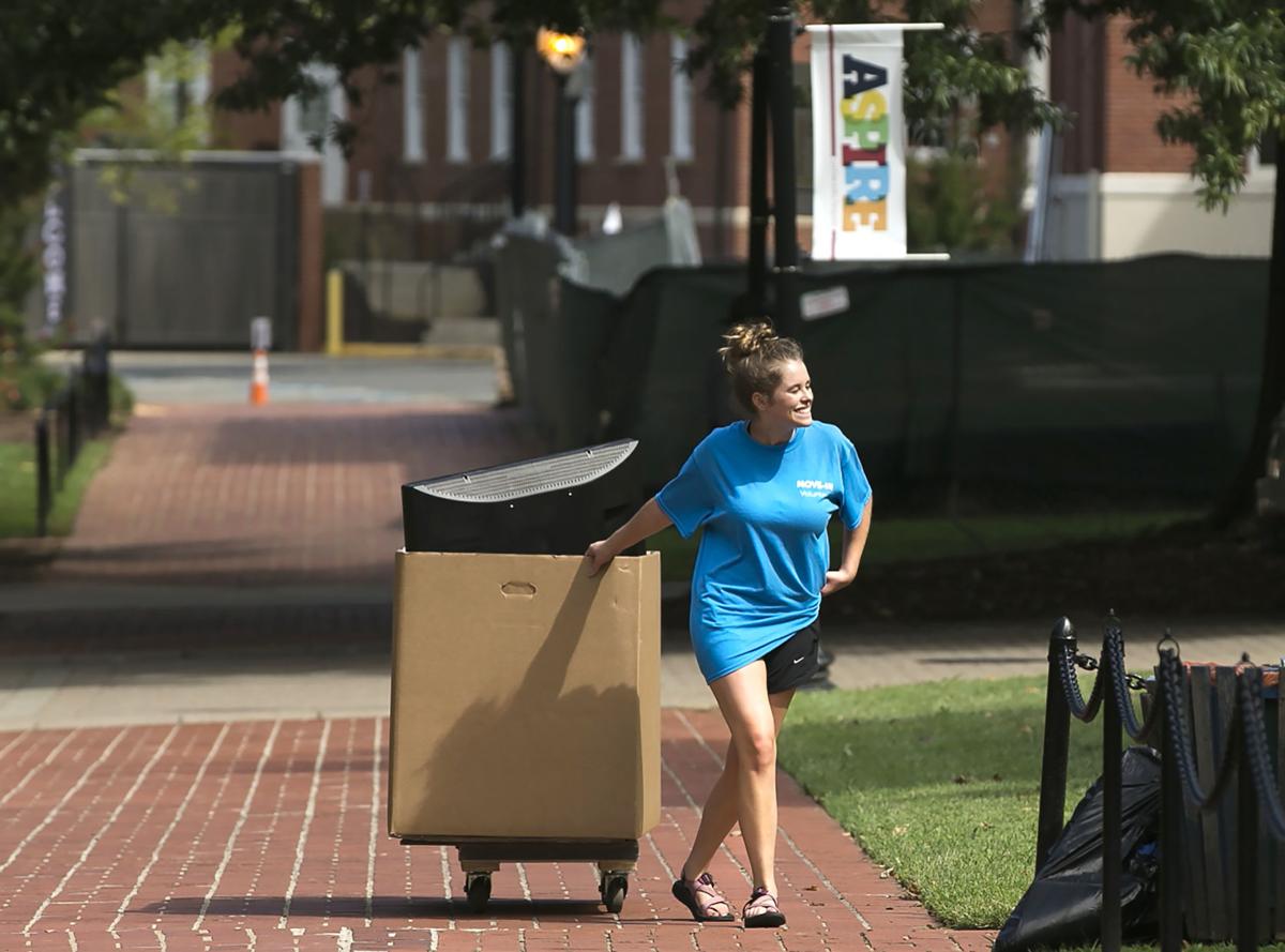 Mary Washington Welcomes New Students Some Of Whom Got A Head Start On Campus Life Local News Fredericksburg Com