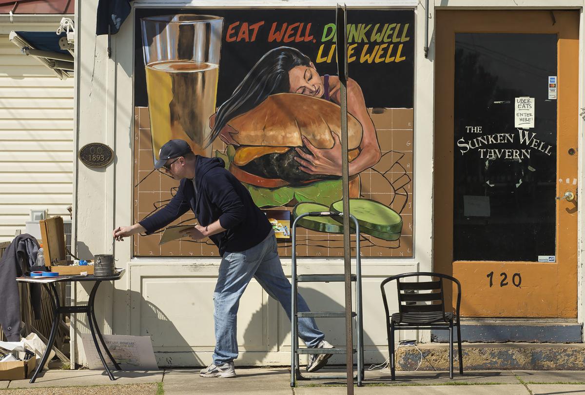 Hometown Heroes Painting Free Murals To Help Fredericksburg S