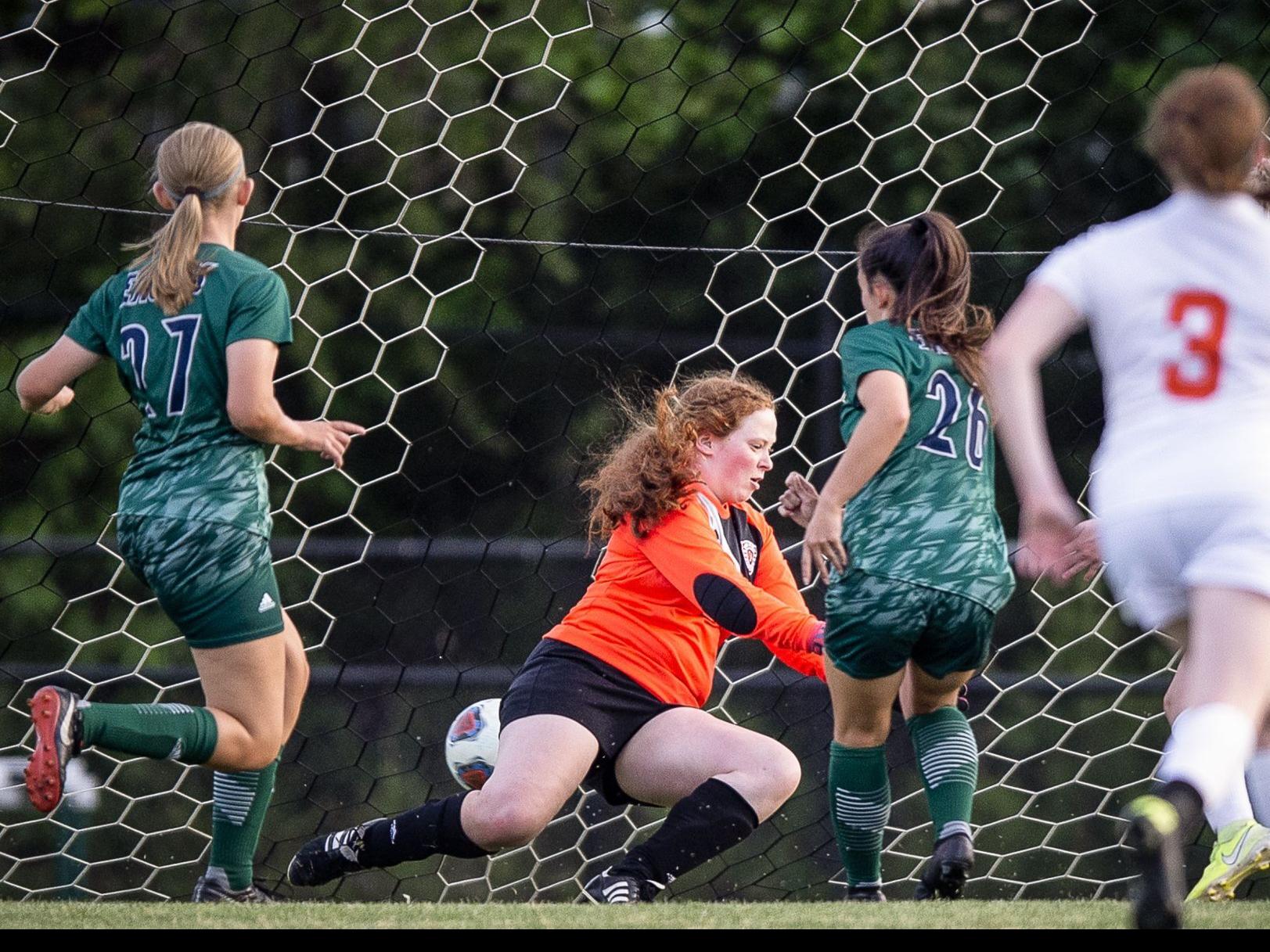 High School Girls Soccer Eagles Tame Wildcats To Avenge Earlier Defeat High School Fredericksburg Com